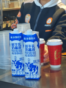 冰雪时光只做鲜奶茶，低价高质碾压植脂末奶茶